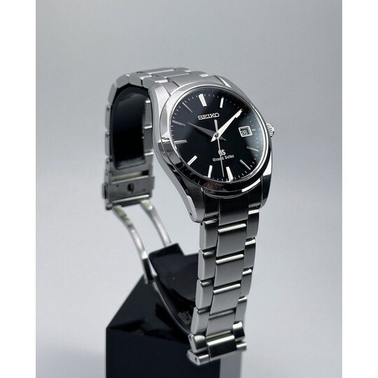 37mm • 2016 Grand Seiko GS SBGX061 Quartz 9F Black Dial